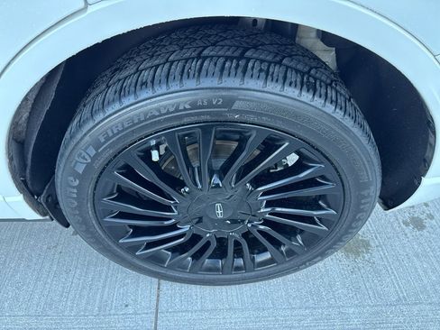 Used 2021 Lincoln Corsair Reserve image 22