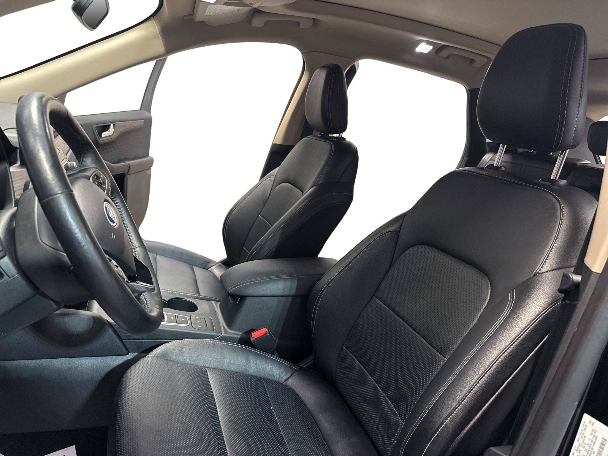 Used 2020 Ford Escape Titanium AWD/4WD image 16