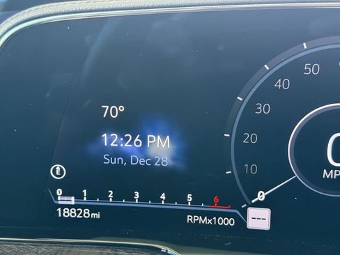 Certified 2023 Cadillac Escalade ESV Premium Luxury w/ LPO, Radiant Package image 12