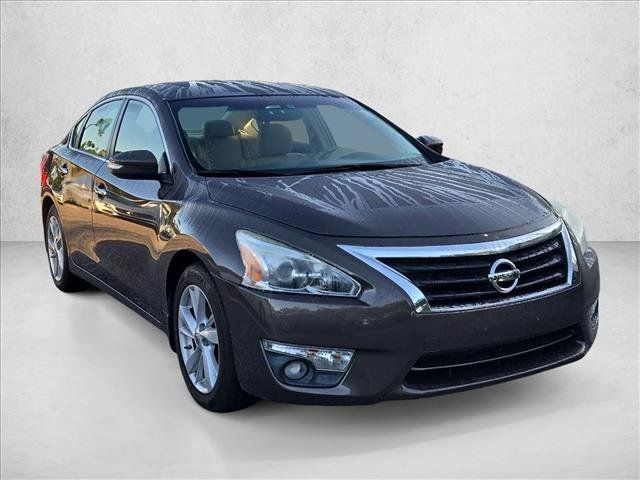 Used 2013 Nissan Altima 2.5 SL w/ Technology Pkg FWD image 3