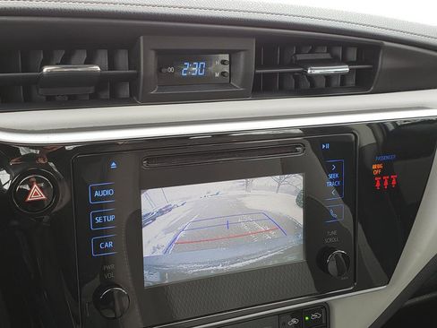 Used 2018 Toyota Corolla LE image 23