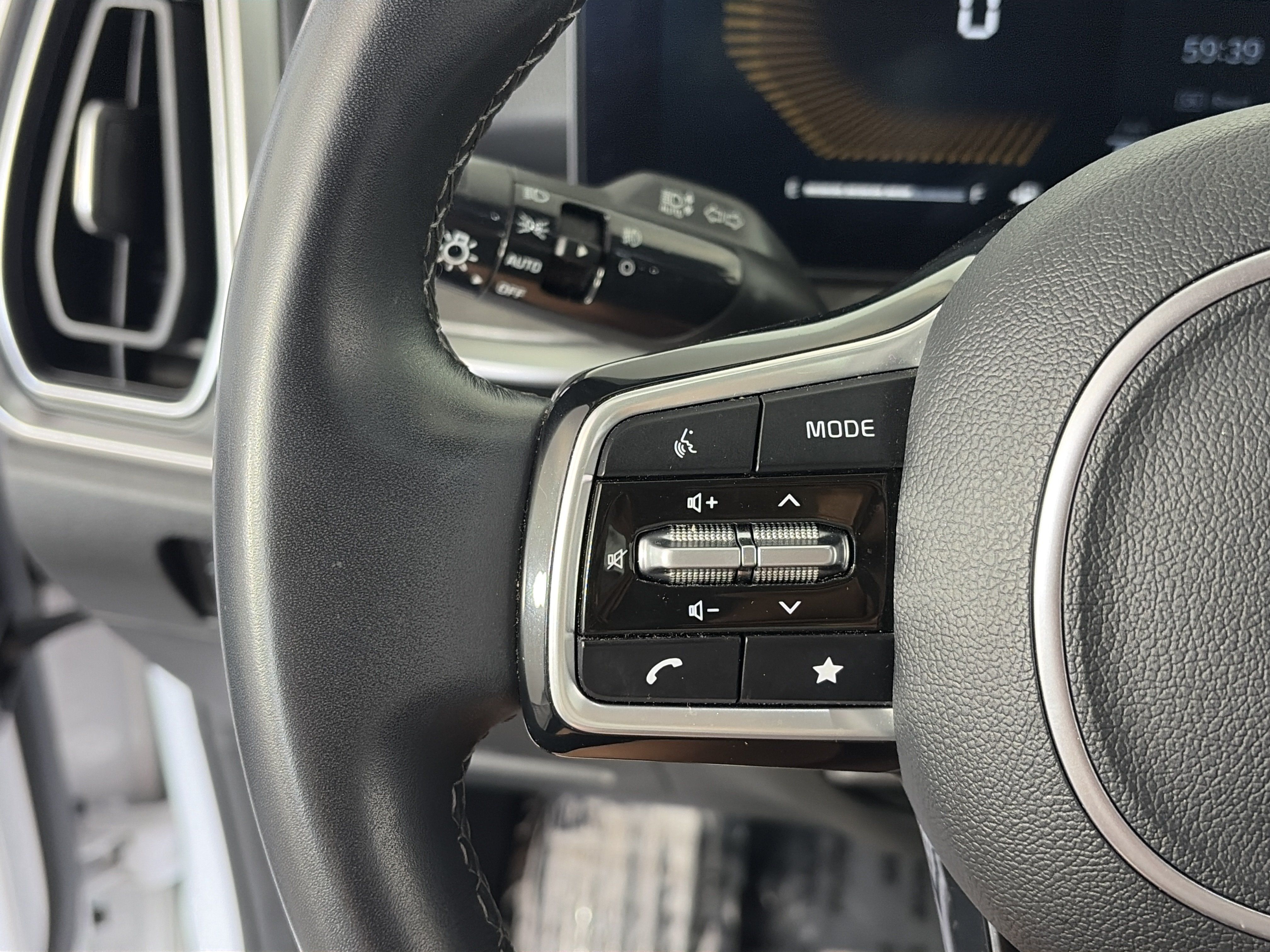 Certified 2024 Kia Sorento X-Line EX AWD/4WD image 31