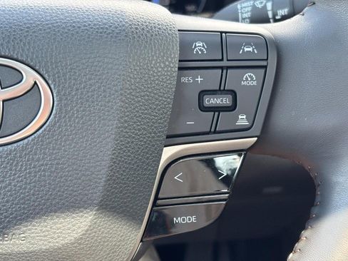 Used 2025 Toyota Camry XLE FWD image 19