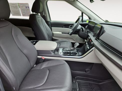 Used 2024 Kia Carnival SX FWD image 15