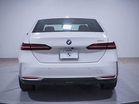 Used 2025 BMW 530i image 5