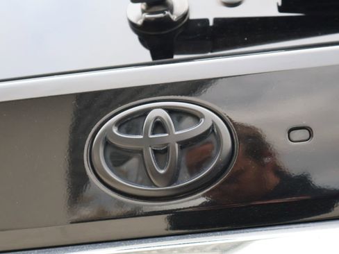 Used 2024 Toyota Sequoia Limited image 22