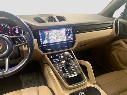 Certified 2021 Porsche Cayenne AWD/4WD image 25