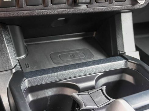 Used 2018 Toyota Tacoma Limited AWD/4WD image 17