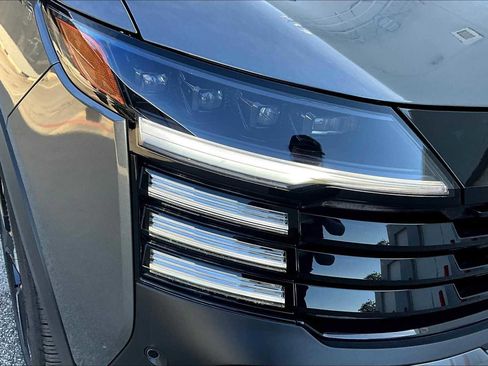 New 2026 Nissan Kicks SR image 18