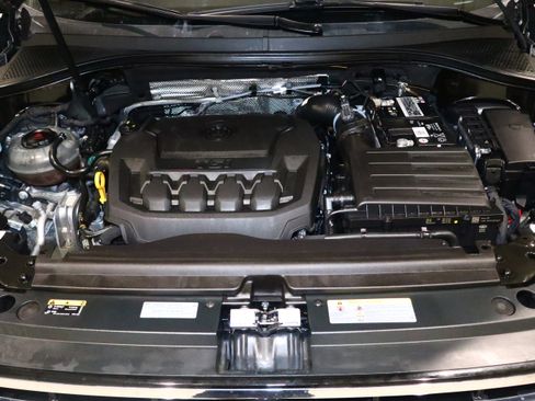 Used 2023 Volkswagen Tiguan SE image 9