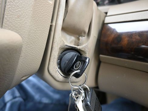 Used 2006 Mercury Grand Marquis LS image 15