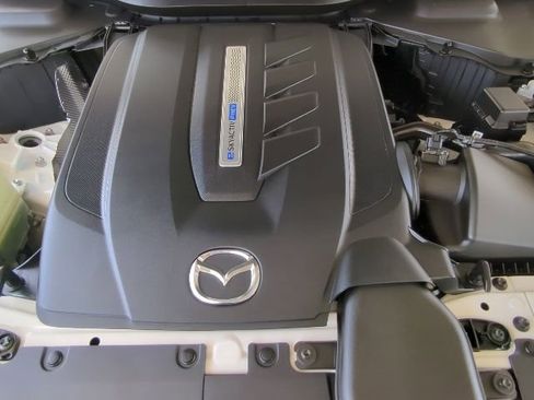 Used 2025 MAZDA CX-70 Plug-In Hybrid w/ Premium Plus image 32