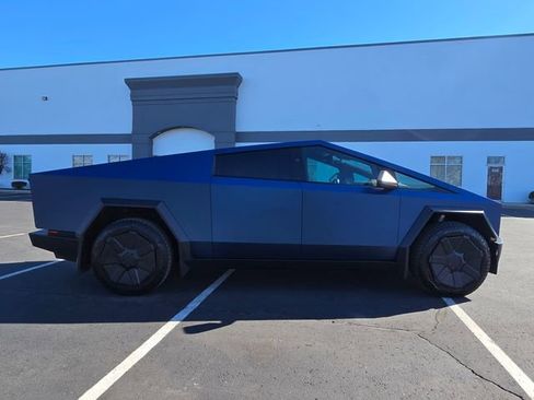 Used 2025 Tesla Cybertruck AWD Crew Cab image 7