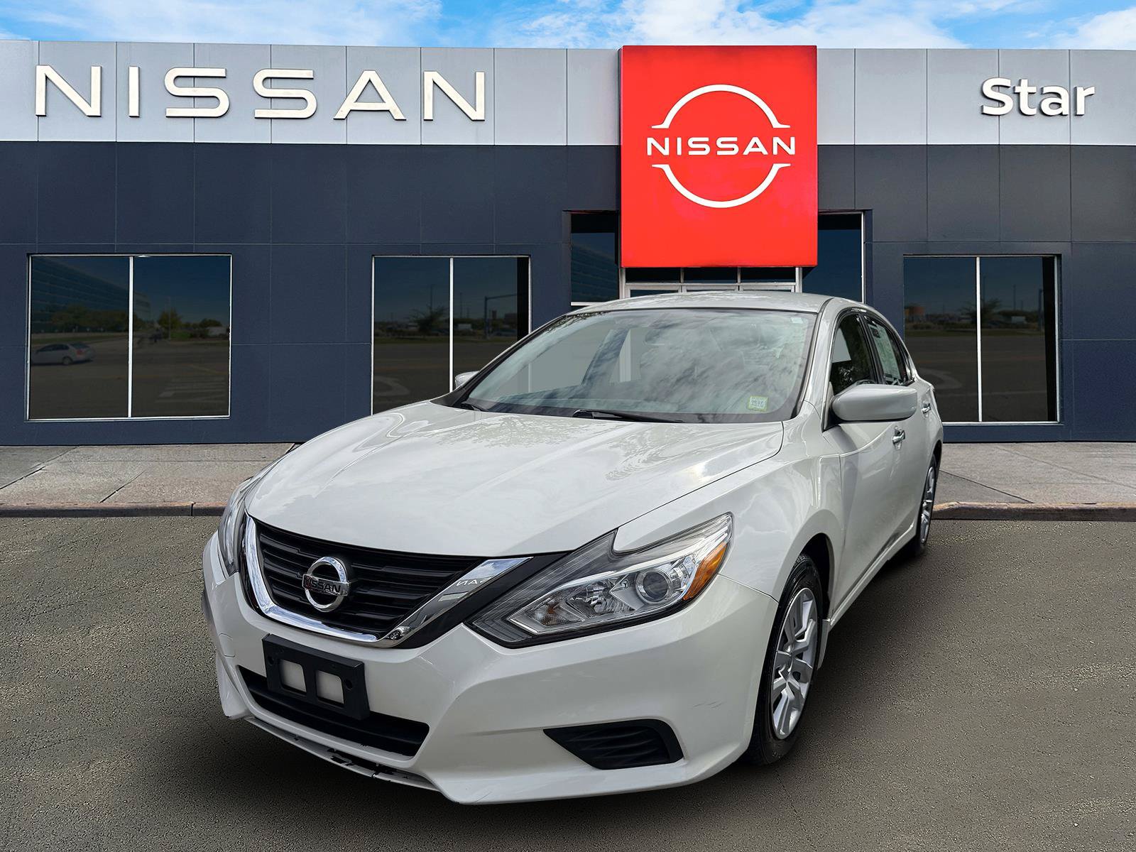 Used 2016 Nissan Altima 2.5 S w/ Power Driver Seat Package FWD image 3