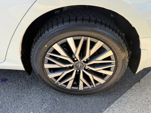 Used 2023 Nissan Altima 2.5 SV AWD/4WD image 14