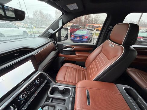 Used 2024 GMC Sierra 3500 Denali Ultimate image 31