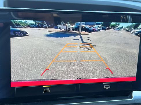 Used 2023 Chevrolet Silverado 1500 LT AWD/4WD image 15