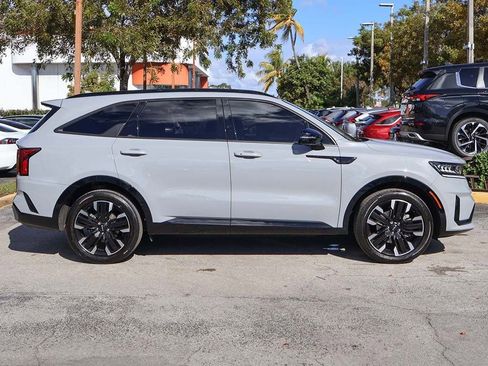 Used 2023 Kia Sorento EX w/ Panoramic Sunroof Package image 18