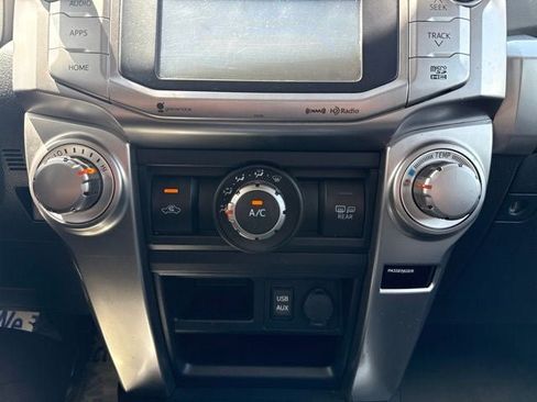 Used 2018 Toyota 4Runner SR5 AWD/4WD image 30