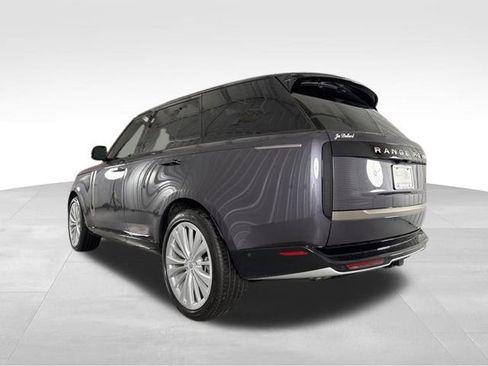 Used 2025 Land Rover Range Rover SE AWD/4WD image 12