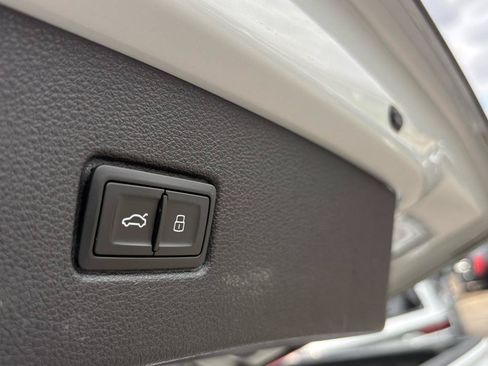 Used 2018 Audi Q7 3.0T Prestige w/ Prestige Package AWD/4WD image 18