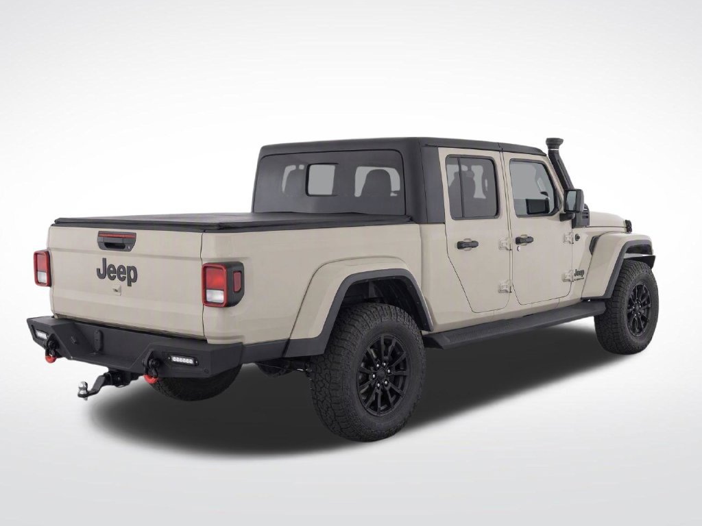 Used 2022 Jeep Gladiator Sport AWD/4WD image 3