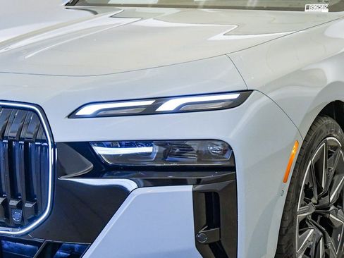 New 2026 BMW 740i w/ Premium Package image 9