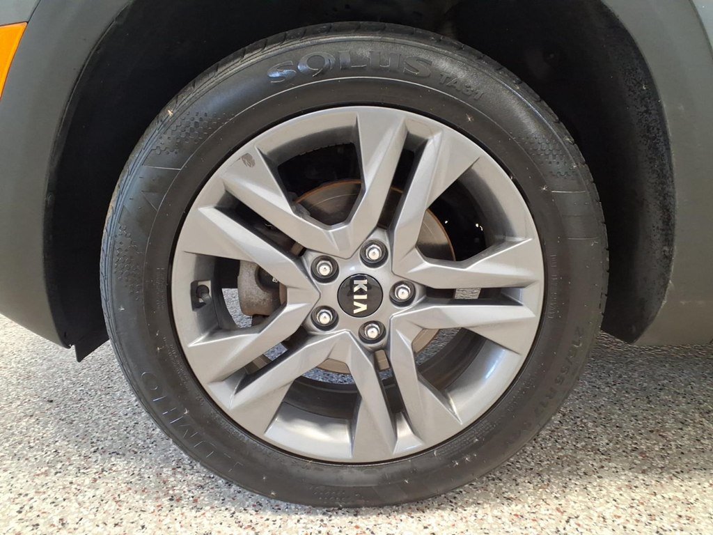 Used 2021 Kia Seltos S FWD image 7