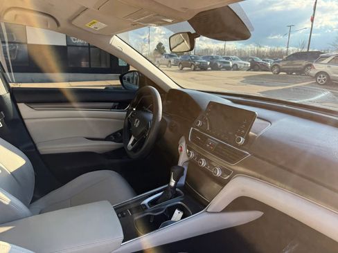 Used 2018 Honda Accord LX image 24