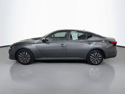 Used 2024 Nissan Altima 2.5 SV FWD image 6