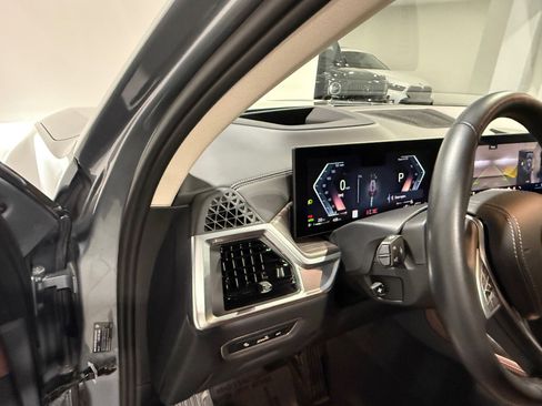 Used 2024 BMW X7 xDrive40i image 22