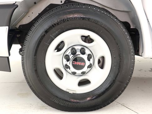 Used 2021 GMC Savana 2500 Extended w/ Driver Convenience Package image 25