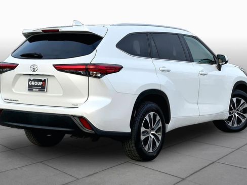 Used 2023 Toyota Highlander XLE image 13