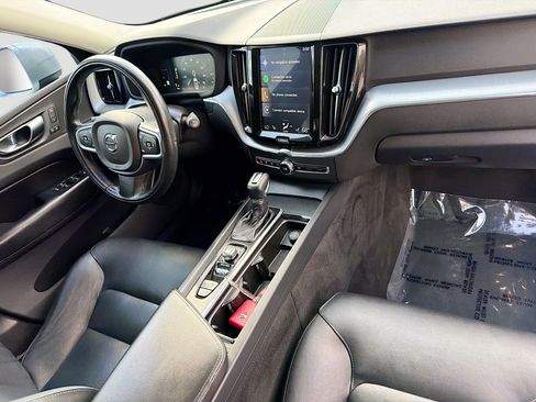 Used 2019 Volvo XC60 T5 Momentum w/ Premium Package FWD image 31