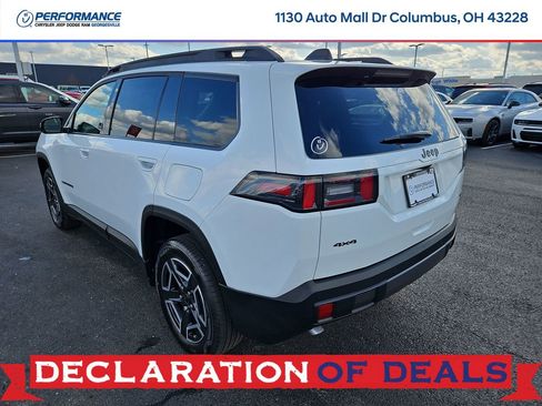 New 2026 Jeep Cherokee Laredo image 5