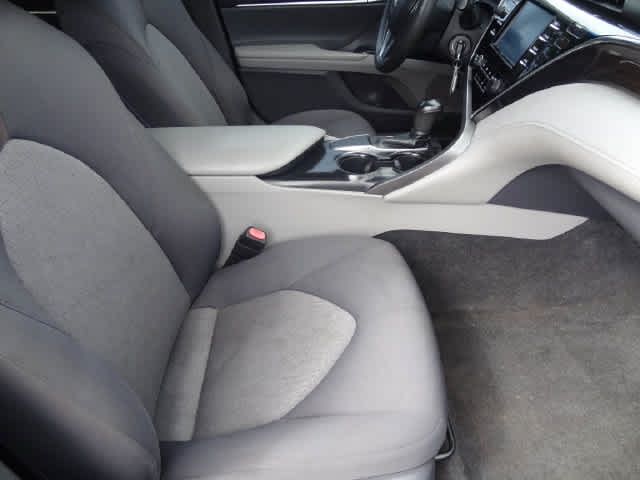 Used 2018 Toyota Camry LE FWD image 13