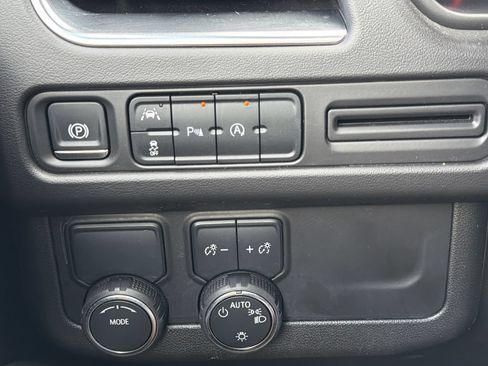 Used 2024 Chevrolet Tahoe LT RWD image 12