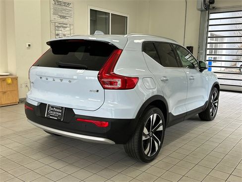 Certified 2024 Volvo XC40 B5 Plus w/ Protection Package Premier image 2