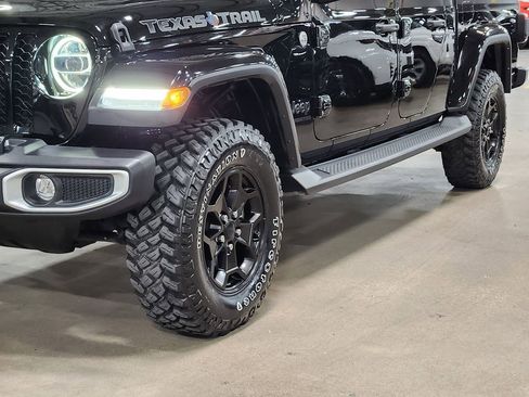 Used 2021 Jeep Gladiator Sport image 17