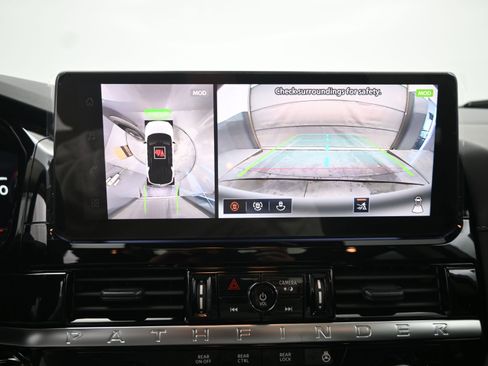 New 2026 Nissan Pathfinder SL w/ SL Premium Package FWD image 16