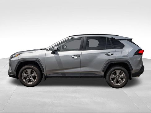Used 2024 Toyota RAV4 LE AWD/4WD image 7