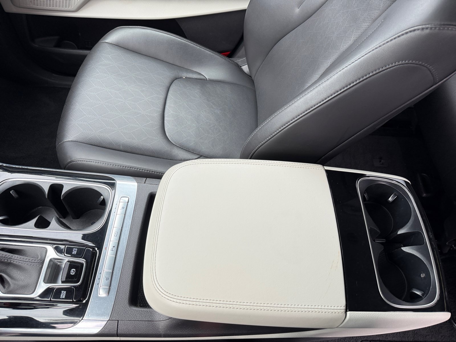 Used 2022 Kia Carnival EX FWD image 14