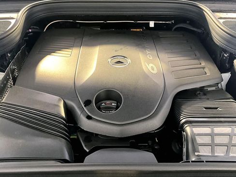 New 2026 Mercedes-Benz GLS 450 4MATIC image 14
