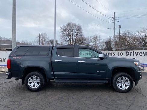 Used 2017 Chevrolet Colorado LT w/ Luxury Package, Chrome image 2