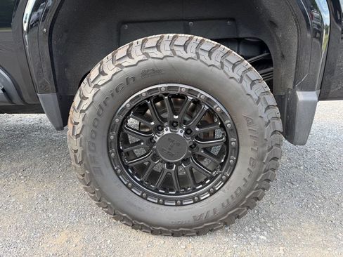 Used 2024 GMC Sierra 3500 Denali Ultimate AWD/4WD image 15