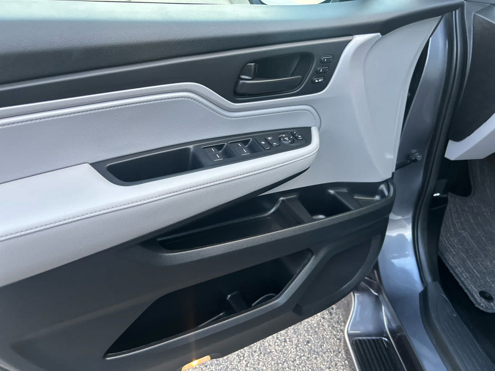 Used 2024 Honda Odyssey EX-L image 11