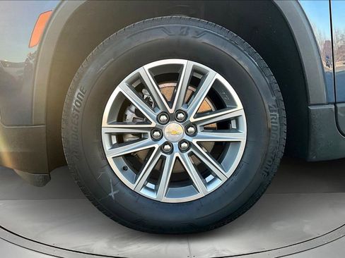 Used 2023 Chevrolet Traverse LT image 35