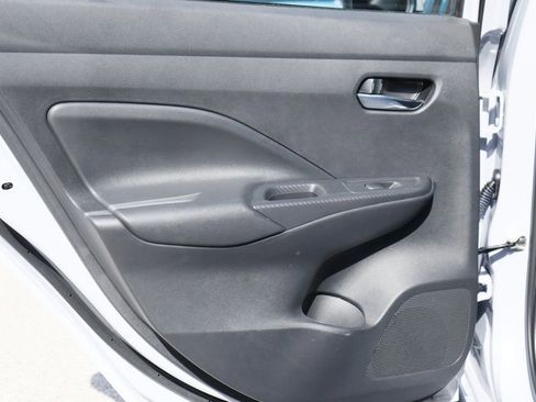 Used 2025 Nissan Versa SV FWD image 29