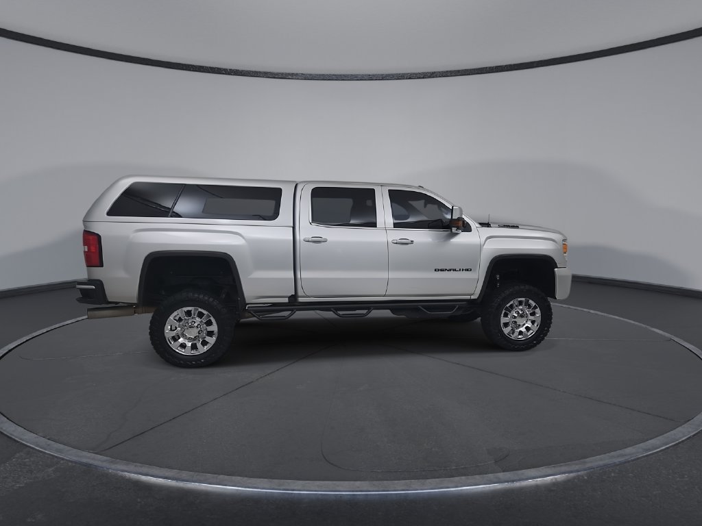 Used 2017 GMC Sierra 2500 Denali w/ Duramax Plus Package AWD/4WD image 18