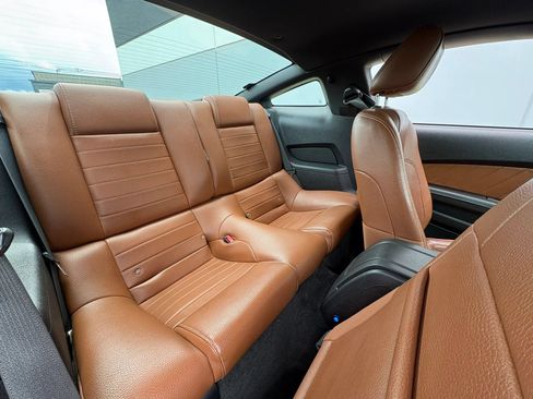 Used 2010 Ford Mustang Coupe RWD image 18